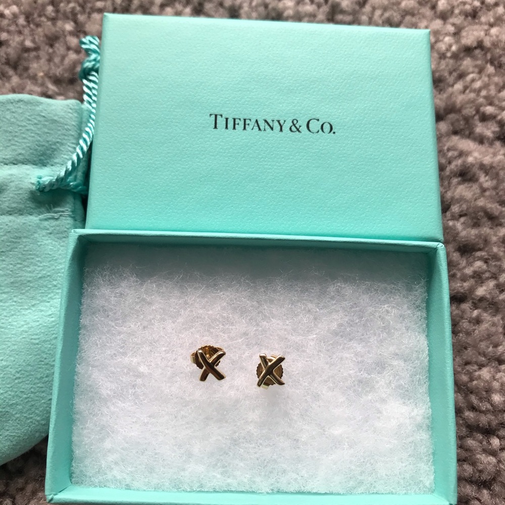 🎖HOST PICK Tiffany & Co. 18K Stud Earrings - Picture 9 of 14